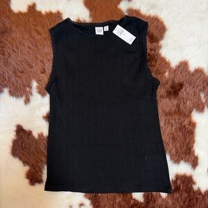 GAP Black Ribbed Scallop-Edge Tank